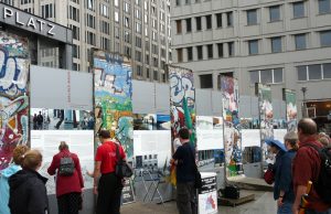 Exposición acerca del Muro de Berlín