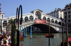 Puente de Rialto (Venecia)